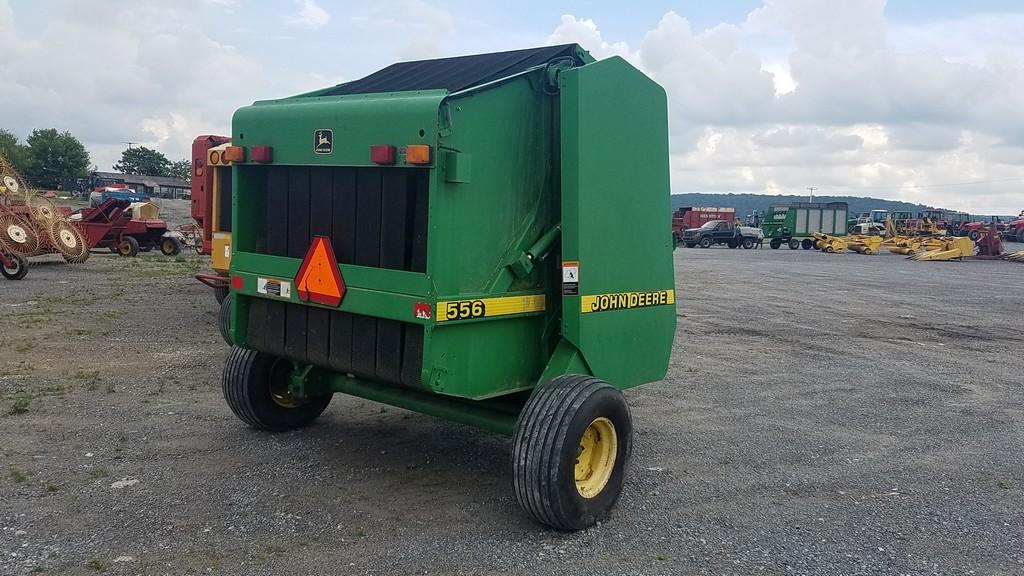 John Deere 556 Round Baler