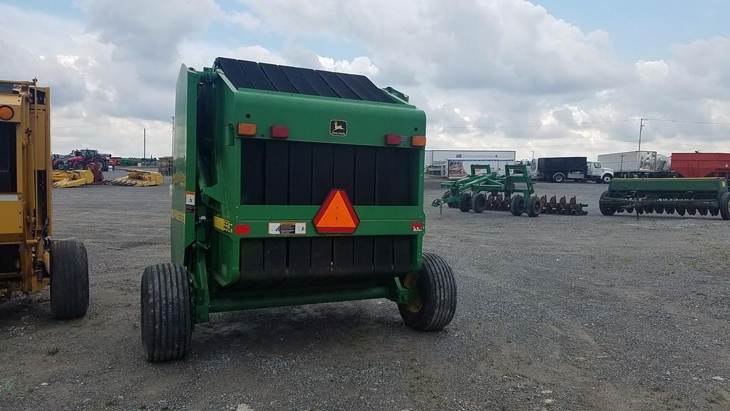 John Deere 556 Round Baler