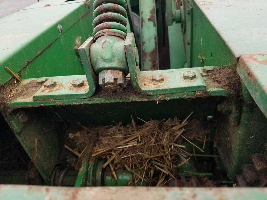 John Deere 336 Small Square Baler