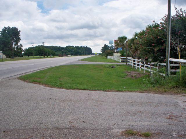 Land and Building in Darlington SC