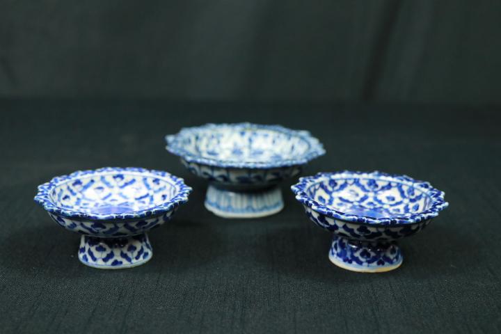 3 Porcelain Graduated Bowls