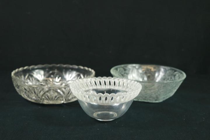 3 Glass Bowls