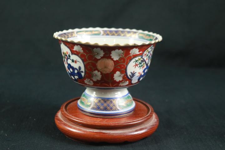 Asian Vase On Stand