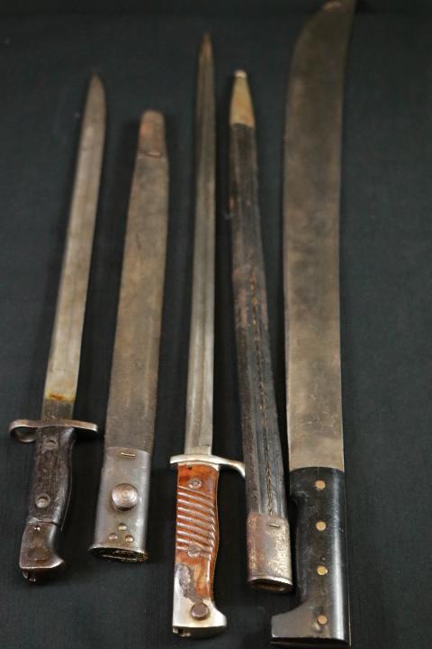 Machette & 2 Bayonets