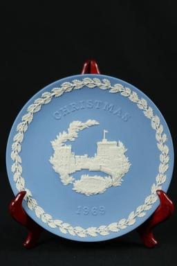 Wedgwood Windsor Castle Christmas 1969 Plate