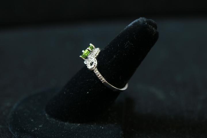 Sterling Silver Ring With Peridot