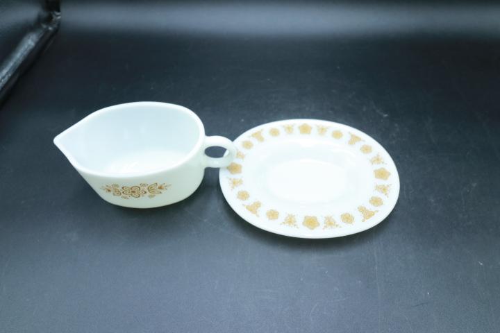 Pyrex Gravy Boat And Tray