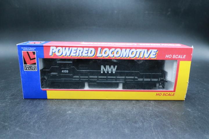 Powered Locomotive GP 38 LOCO HI Nose N&W (HO Scale)