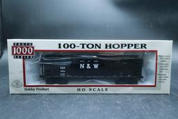 Walthers N&W 100 Ton Hopper (HO Scale)