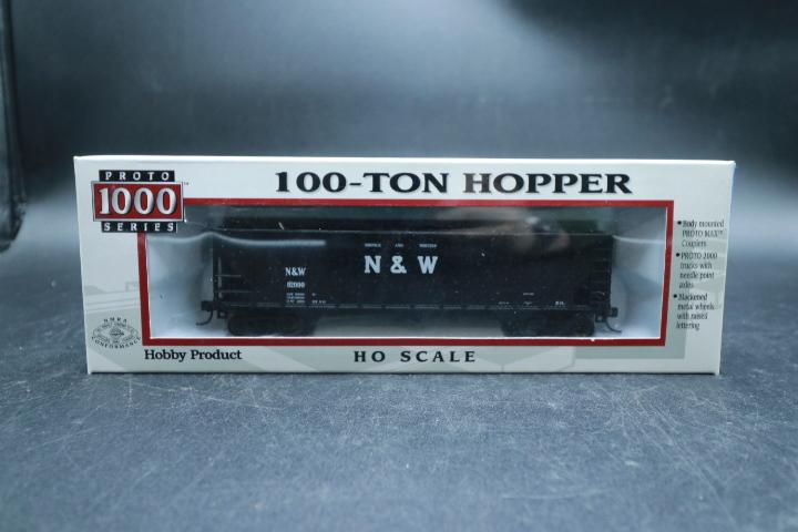 Walthers N&W 100 Ton Hopper (HO Scale)