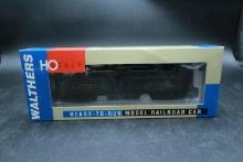 Walthers GACX Wood Reefer with Bolted Pedestal Truck (HO Scale)