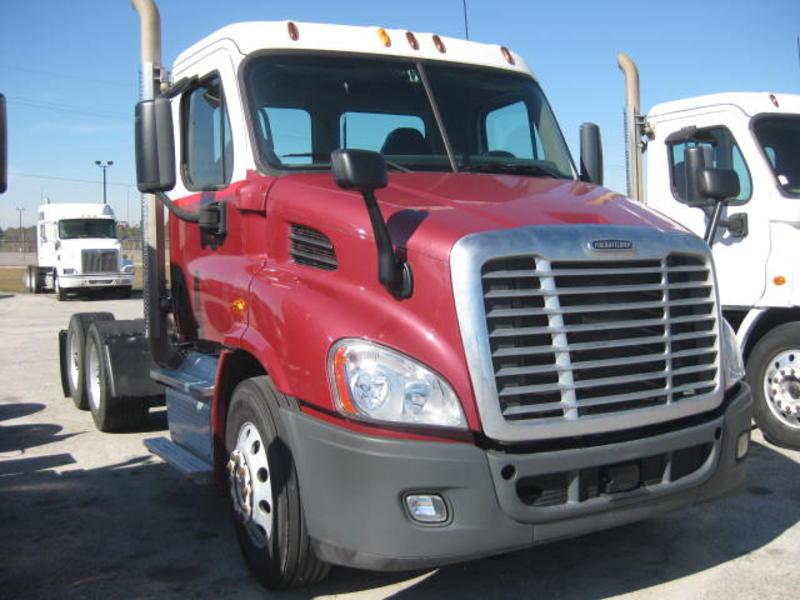 2014 Freightliner CA113DC