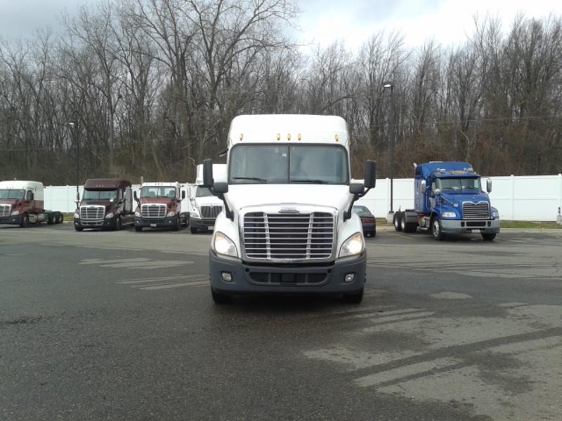 2015 Freightliner CA113SLP