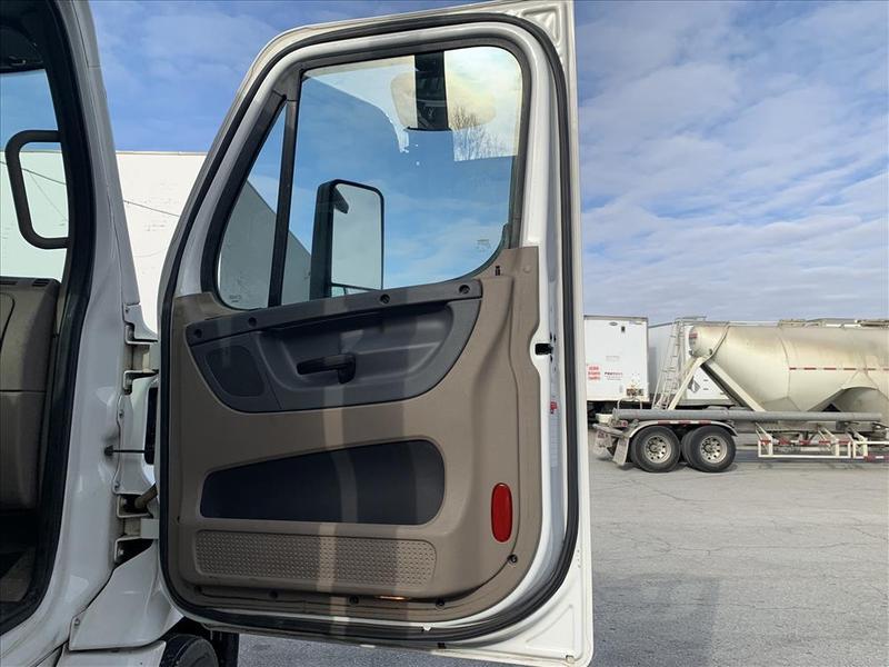 2015 Freightliner CA113DC