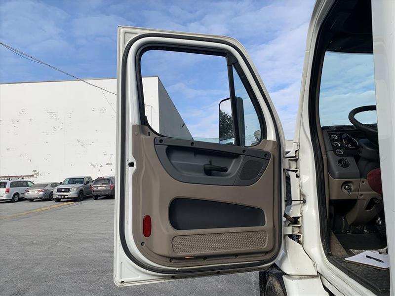 2015 Freightliner CA113DC