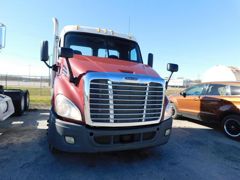 2013 Freightliner CA113DC