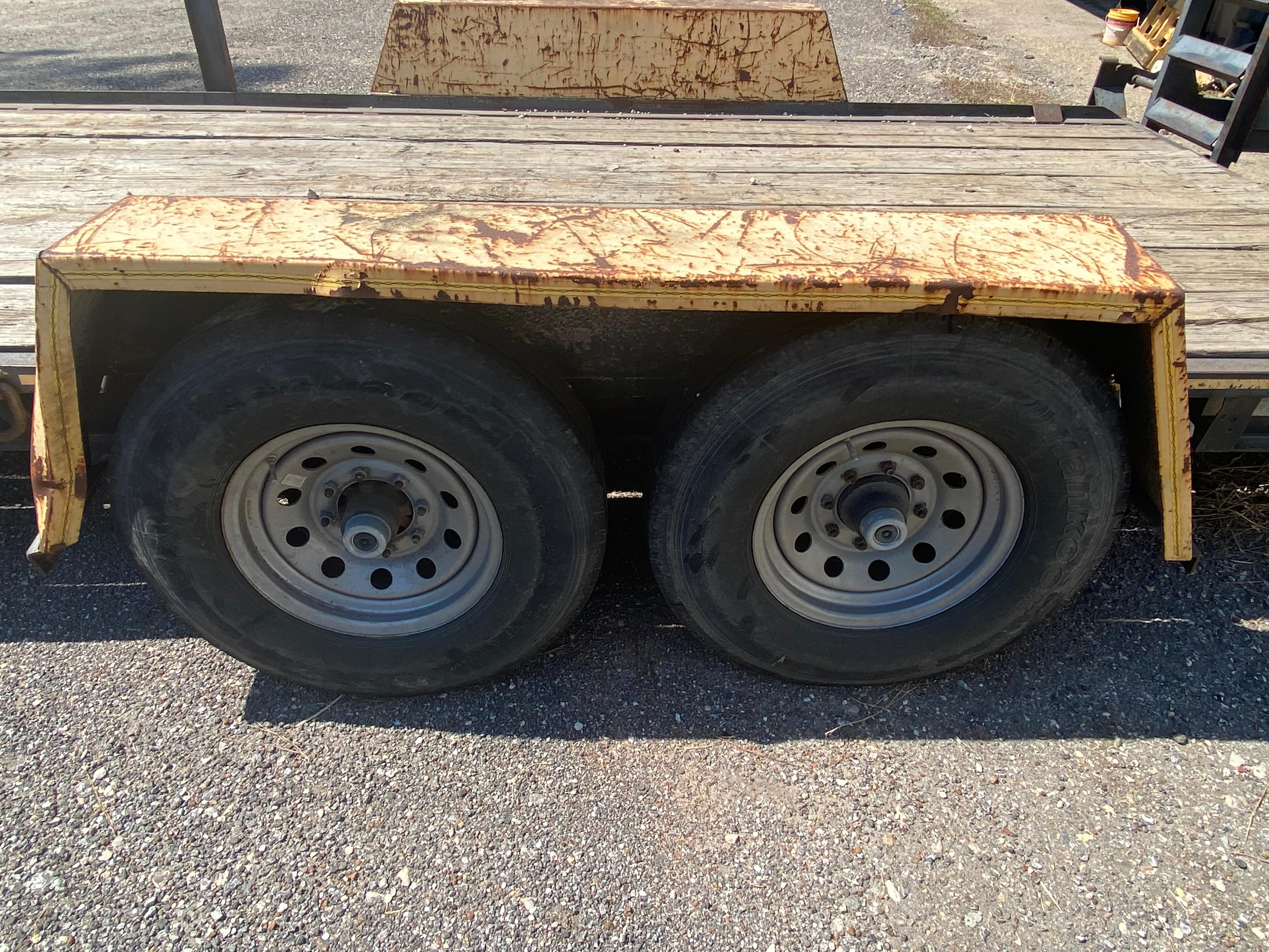 2000 Tow Master  16ft trailer