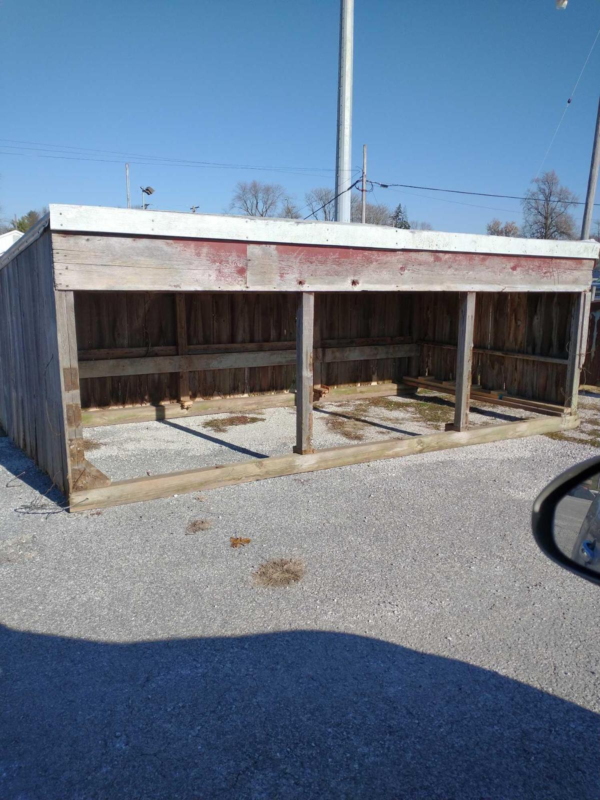 SLEEPING SHED ON SKIDS