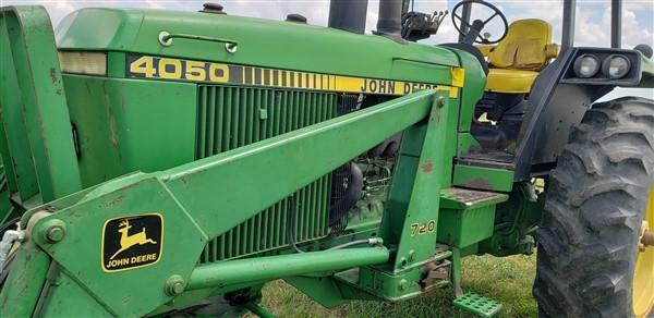 1988 JD 4050 2WD, 2750 hrs., ROPS, 270 loader