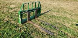 Frontier pallet fork attachment. Fits JD 5425.