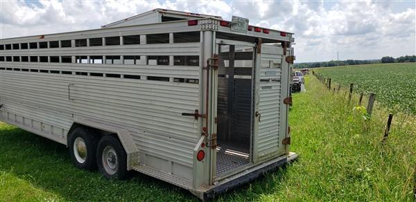 1988 Barrett 24' aluminum gooseneck cattle trailer, New rear axle, wiring, brakes