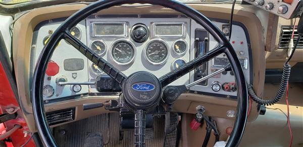 1995 Ford L9000 Aero Max, Day cab, Single axle, 5th wheel & ball hitch, 182.601 miles, Good truck