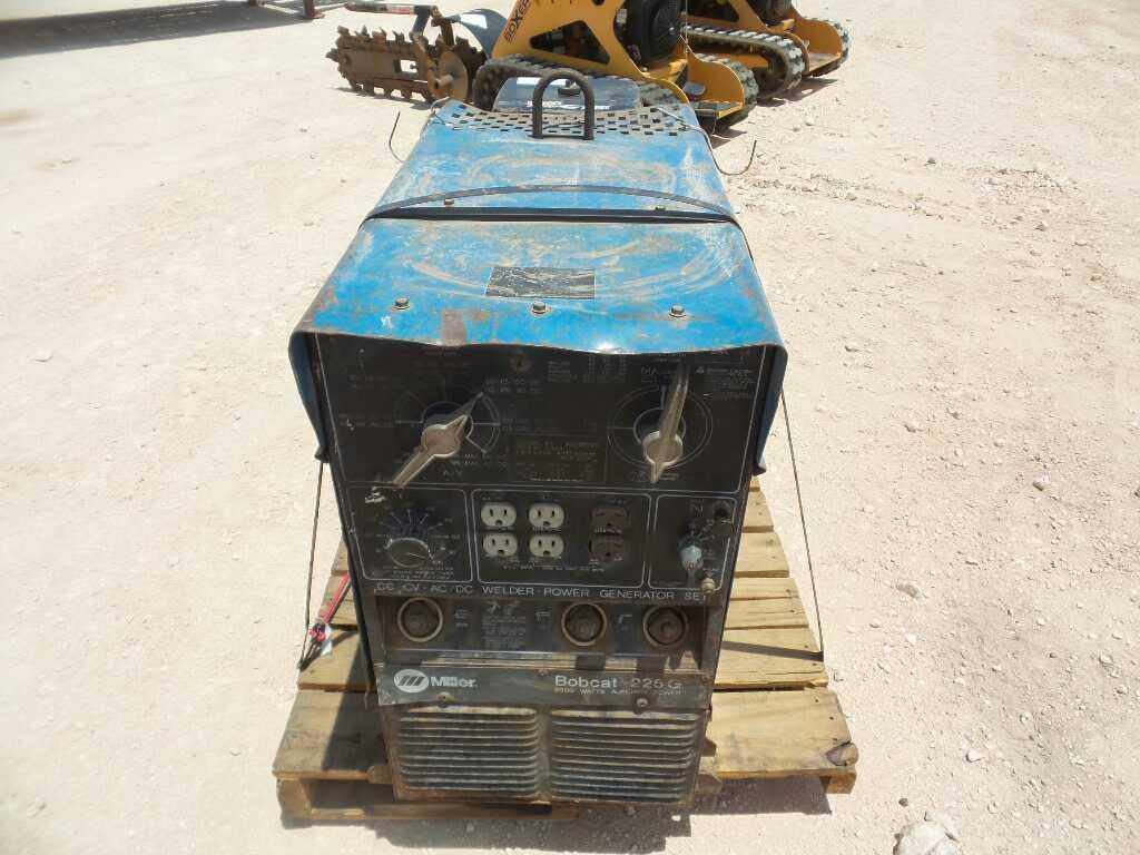 Miller Bobcat 225G Welder