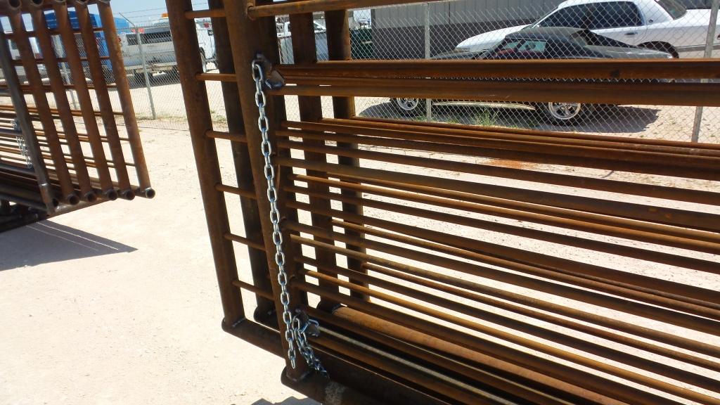 (6) Fence Panels with Gate