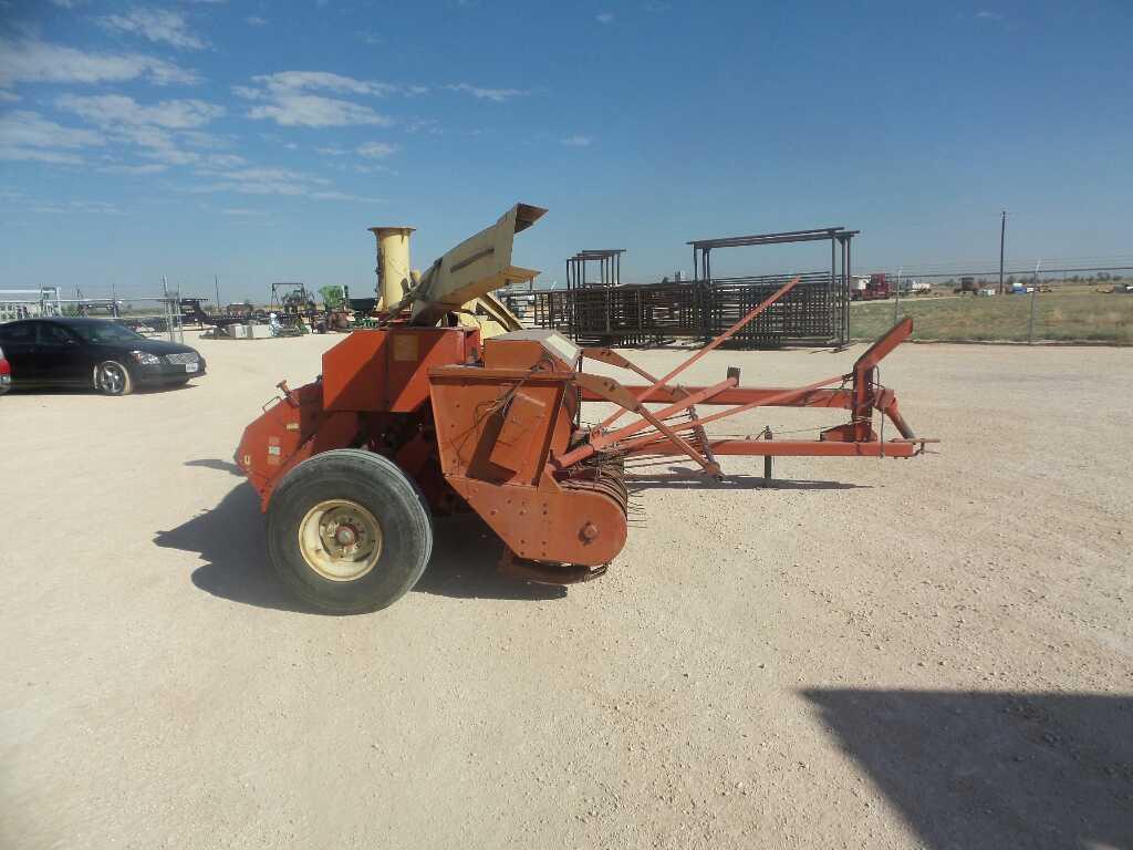 Gehl CB1000 Forage Harvester