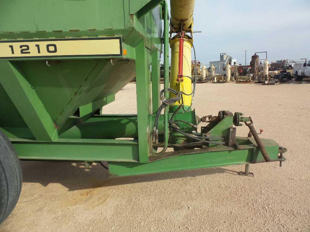 John Deere 1210 Grain Cart