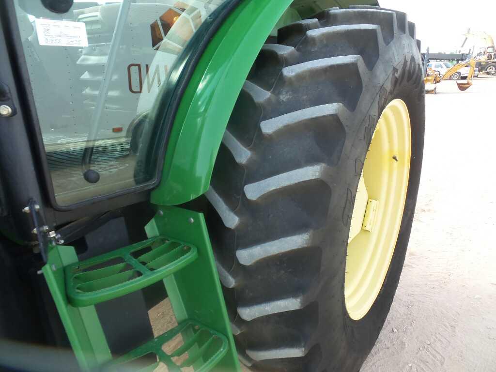 John Deere 6115 D Tractor