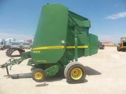 John Deere 468 Round Baler