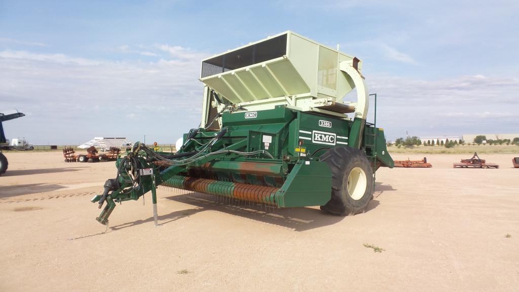 KMC 3386 Pull Behind Peanut Combine