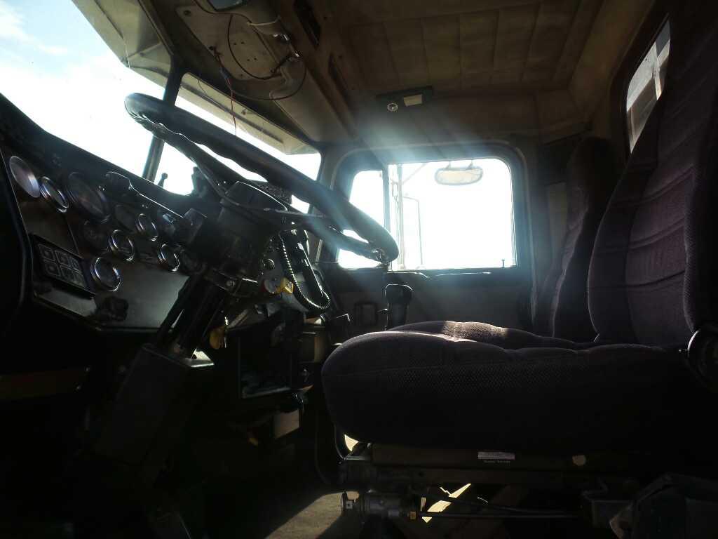 *1988 Peterbilt 379 Module Truck