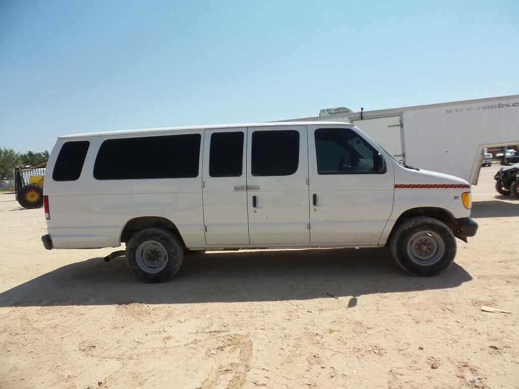 *2001 Ford E-350 XL Super Duty Passenger Van