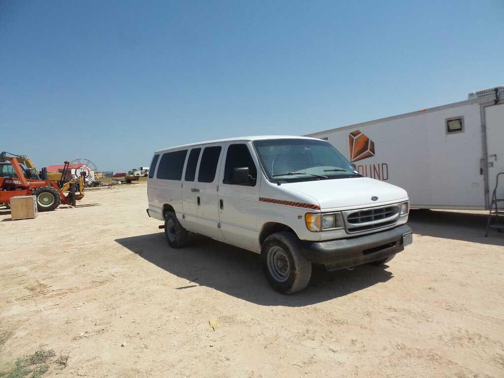 *2001 Ford E-350 XL Super Duty Passenger Van