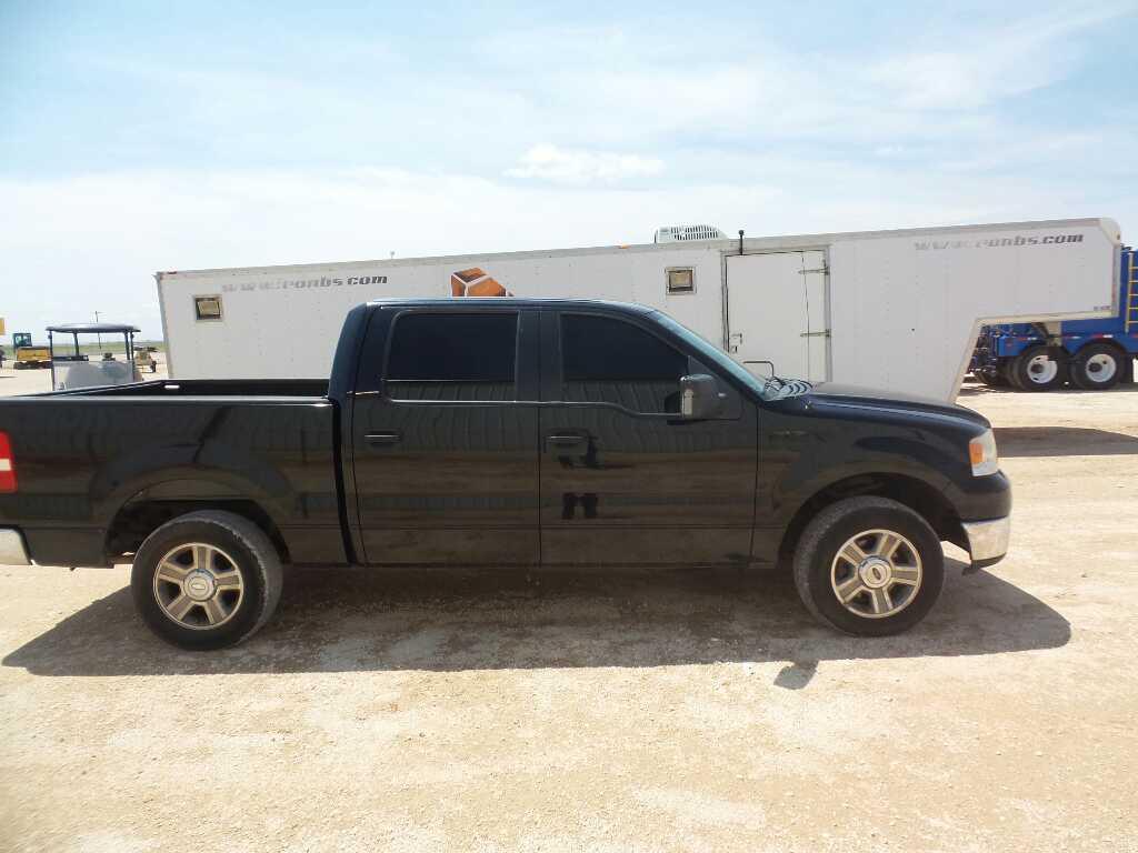 *2005 Ford F-150 XLT Pickup