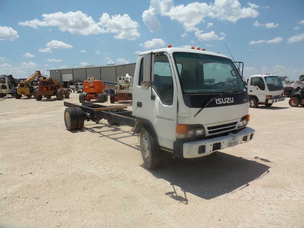 *2003 Isuzu NQR Truck