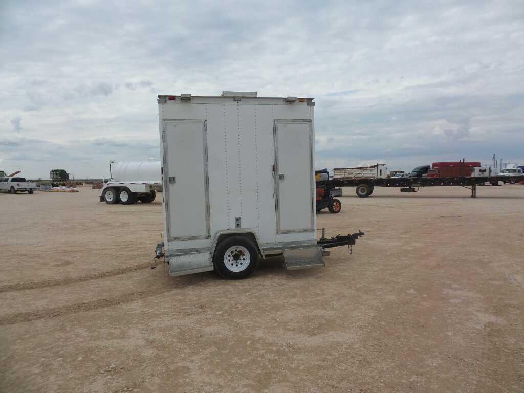 *MOBILE Portable Restroom Trailer