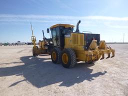 John Deere 772GP Motor Grader