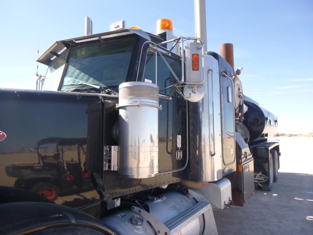 2004 Peterbilt 378 Hot Oiler Truck