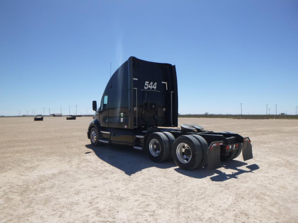 2011 Kenworth T700 Truck Tractor