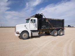 2002 Peterbilt 385 Dump Truck