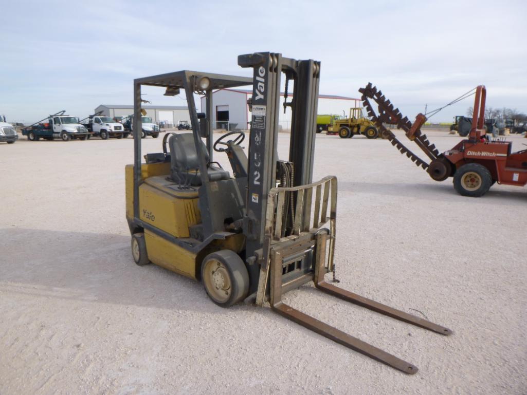 Yale 3 Stage Forklift