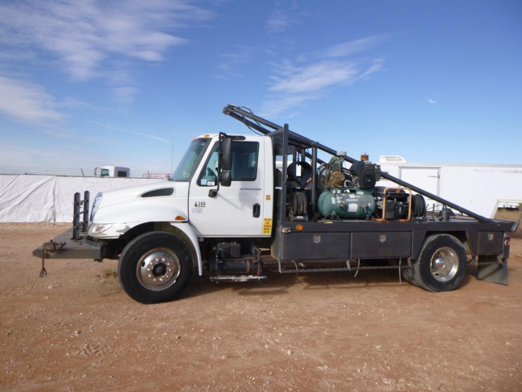 2007 International 4300 Roustabout Truck