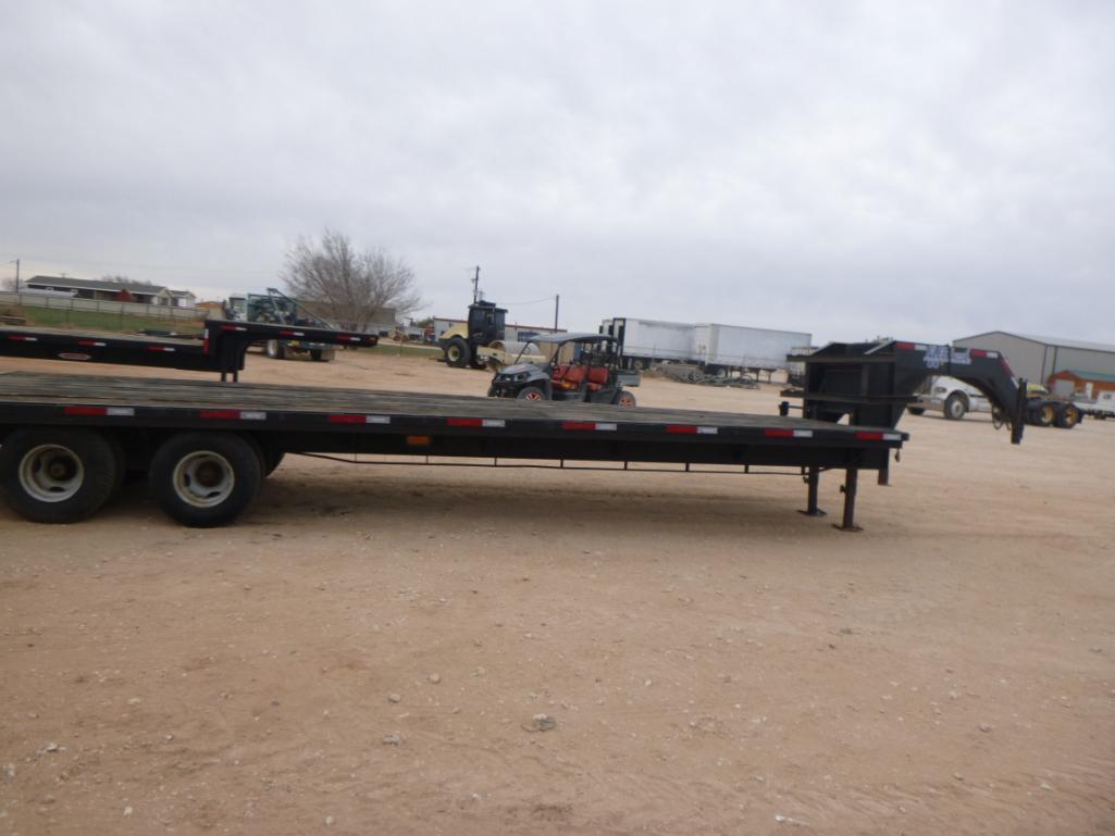 1996 Diamond C 32FT Gooseneck Trailer