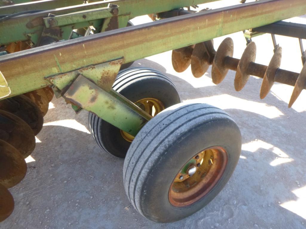 John Deere T0230 Disc Plow