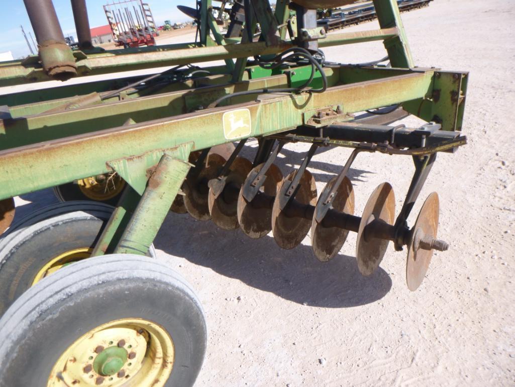 John Deere T0230 Disc Plow