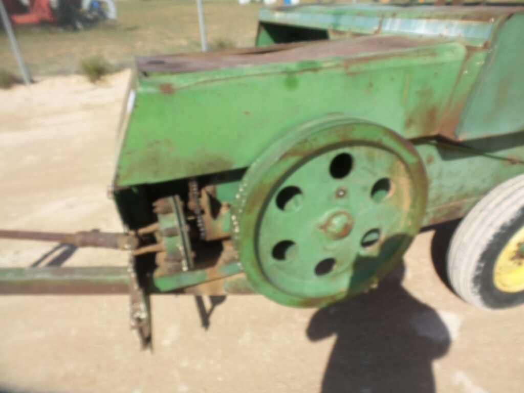 John Deere 336 Square Baler