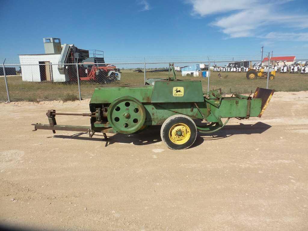 John Deere 336 Square Baler